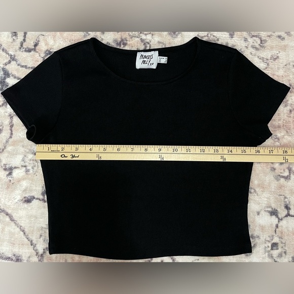 Princess Polly El Basico Cropped Ribbed Tee in Black Size 8 - Picture 5 of 9